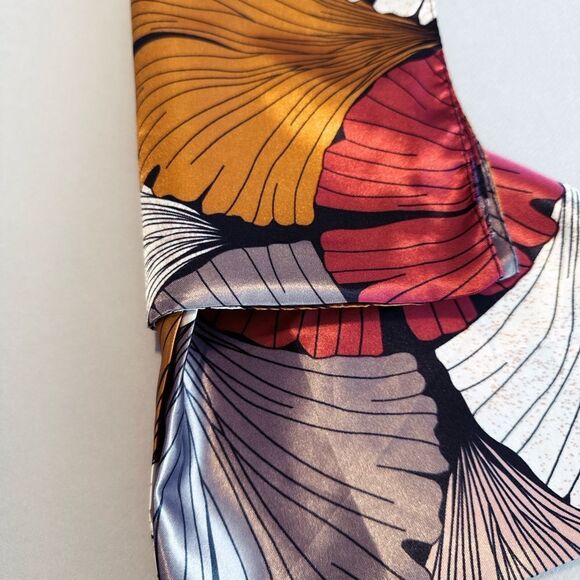 Anthropologie Multicolor Scallop Pattern Scarf - Picture 5 of 5